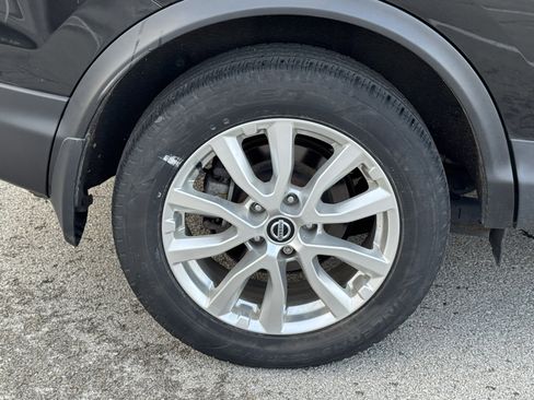 Certified 2021 Nissan Rogue Sport SV image 37