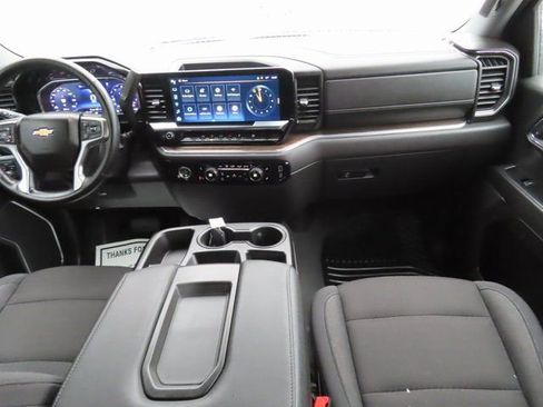 Used 2024 Chevrolet Silverado 1500 LT AWD/4WD image 28