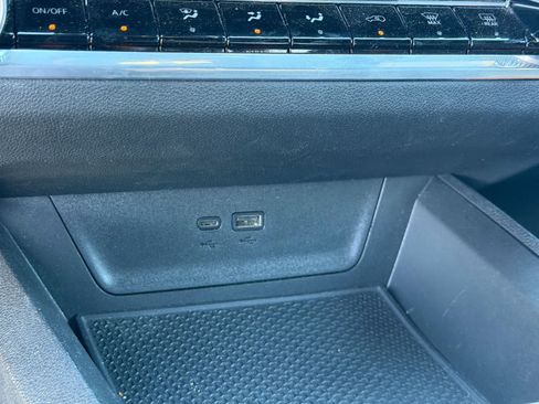 Used 2025 Chevrolet Equinox LT w/ Convenience Package II FWD image 12