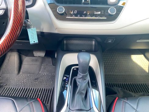 Used 2025 Toyota Corolla LE FWD image 17