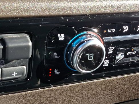 Used 2024 GMC Sierra 1500 SLT w/ SLT Premium Plus Package image 25