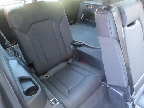 Used 2026 Audi Q7 3.0T Premium Plus w/ Premium Plus Package AWD/4WD image 34