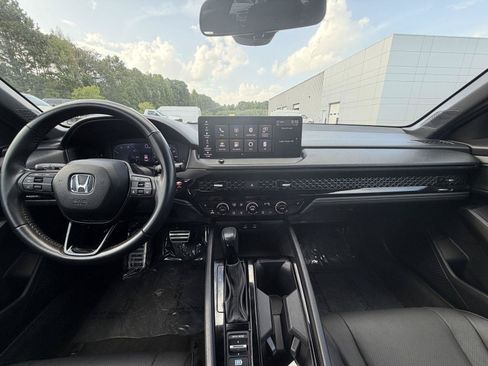Used 2023 Honda Accord Sport image 7