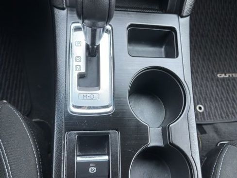 Used 2018 Subaru Outback 2.5i Premium image 12