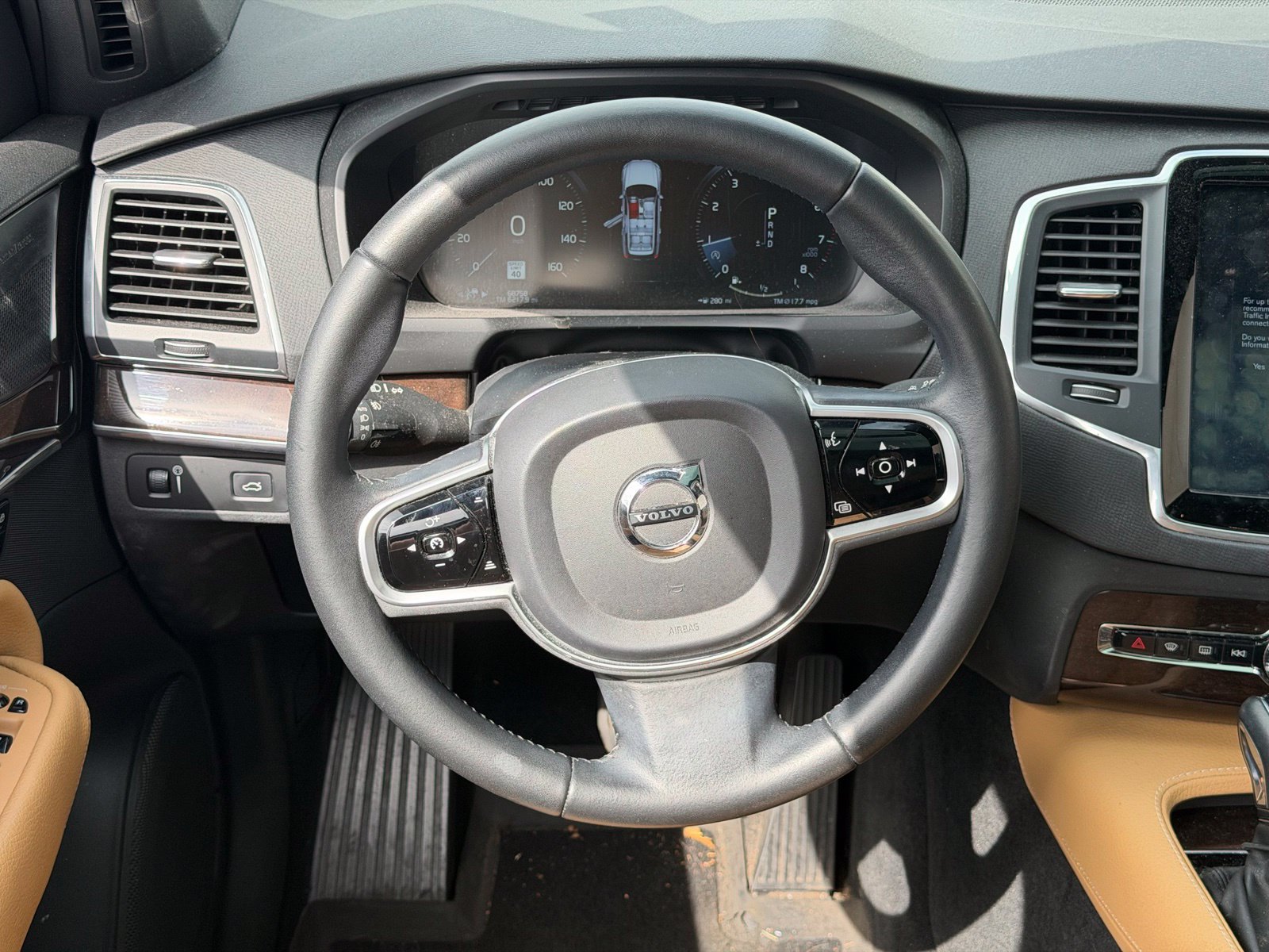 Used 2019 Volvo XC90 T6 Momentum w/ Advanced Package AWD/4WD image 8