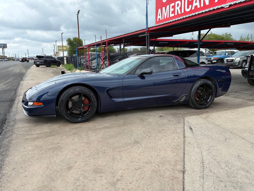 Used 2004 Chevrolet Corvette Coupe w/ Preferred Equipment Group RWD image 14