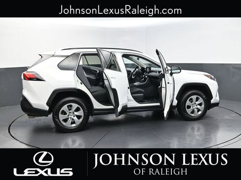 Used 2020 Toyota RAV4 LE FWD image 23