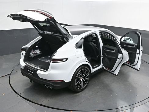New 2026 Porsche Cayenne Coupe image 41