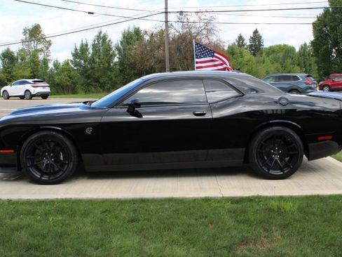 Used 2023 Dodge Challenger SRT Hellcat w/ Driver Convenience Group RWD image 30
