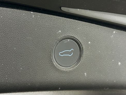 Used 2022 Tesla Model 3 Performance image 30