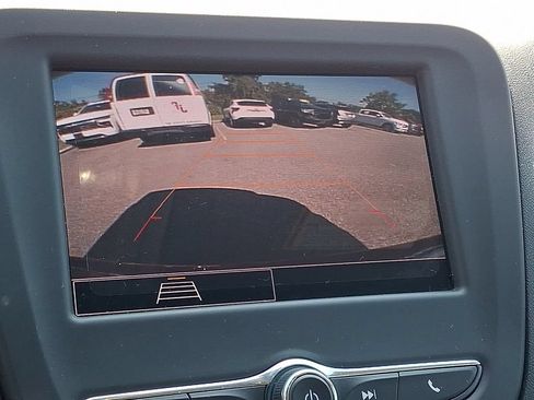 Used 2023 Chevrolet Equinox LT FWD image 4