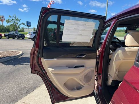 New 2025 Jeep Grand Cherokee Limited AWD/4WD image 10
