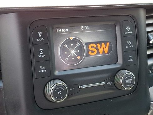 Used 2020 RAM 2500 Tradesman w/ Chrome Appearance Group AWD/4WD image 16