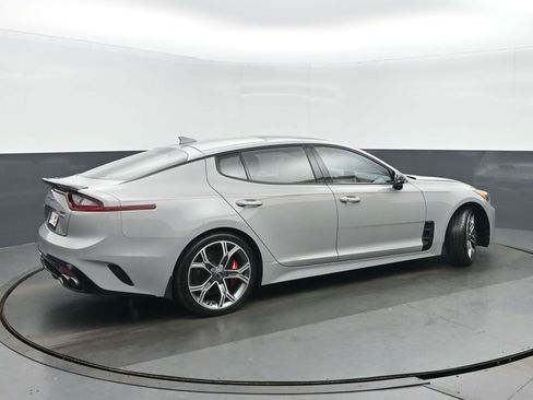 Used 2019 Kia Stinger GT2 image 3