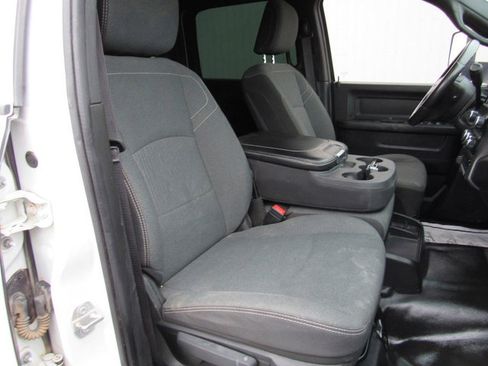 Used 2022 RAM 3500 Tradesman w/ Chrome Appearance Group AWD/4WD image 13