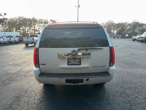 Used 2014 Cadillac Escalade Luxury image 6