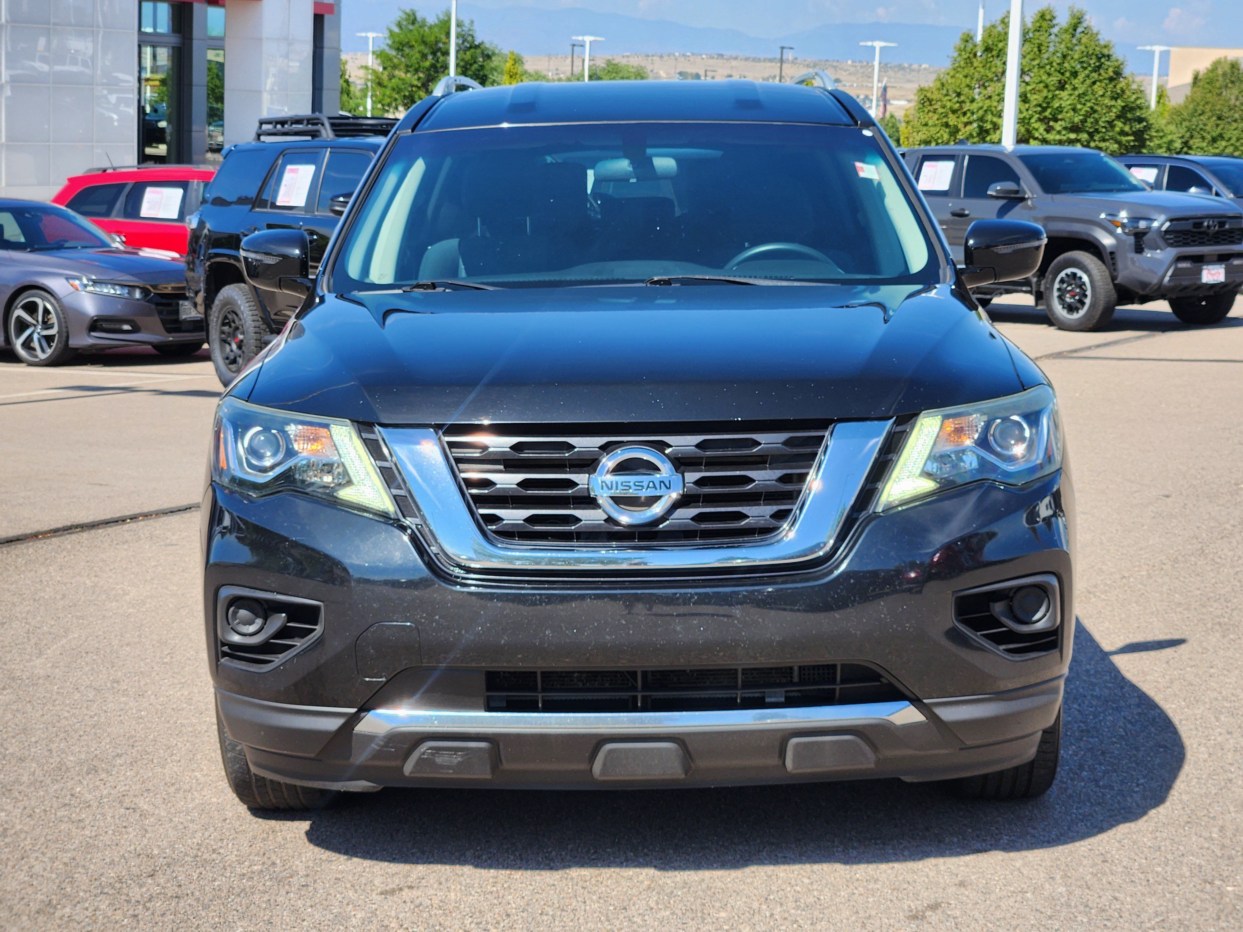 Used 2019 Nissan Pathfinder S AWD/4WD image 5