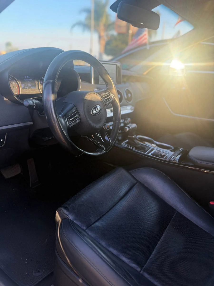 Used 2018 Kia Stinger RWD image 24
