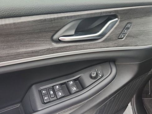 New 2025 Jeep Grand Cherokee L Limited image 21