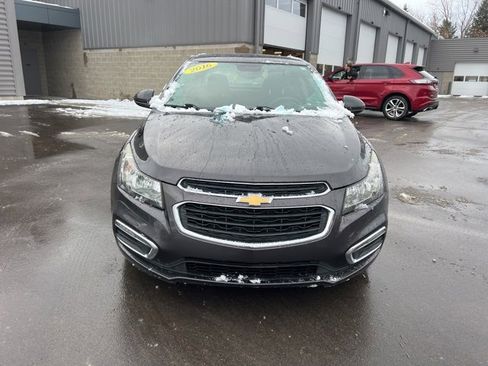 Used 2016 Chevrolet Cruze LT image 2