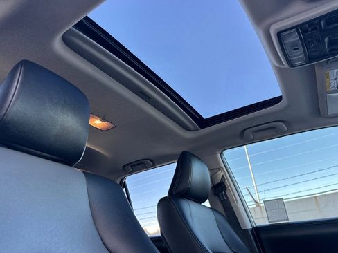 Used 2021 Toyota 4Runner SR5 Premium image 16