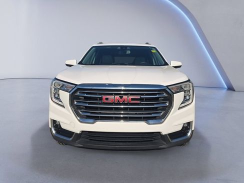Used 2024 GMC Terrain SLT FWD image 9
