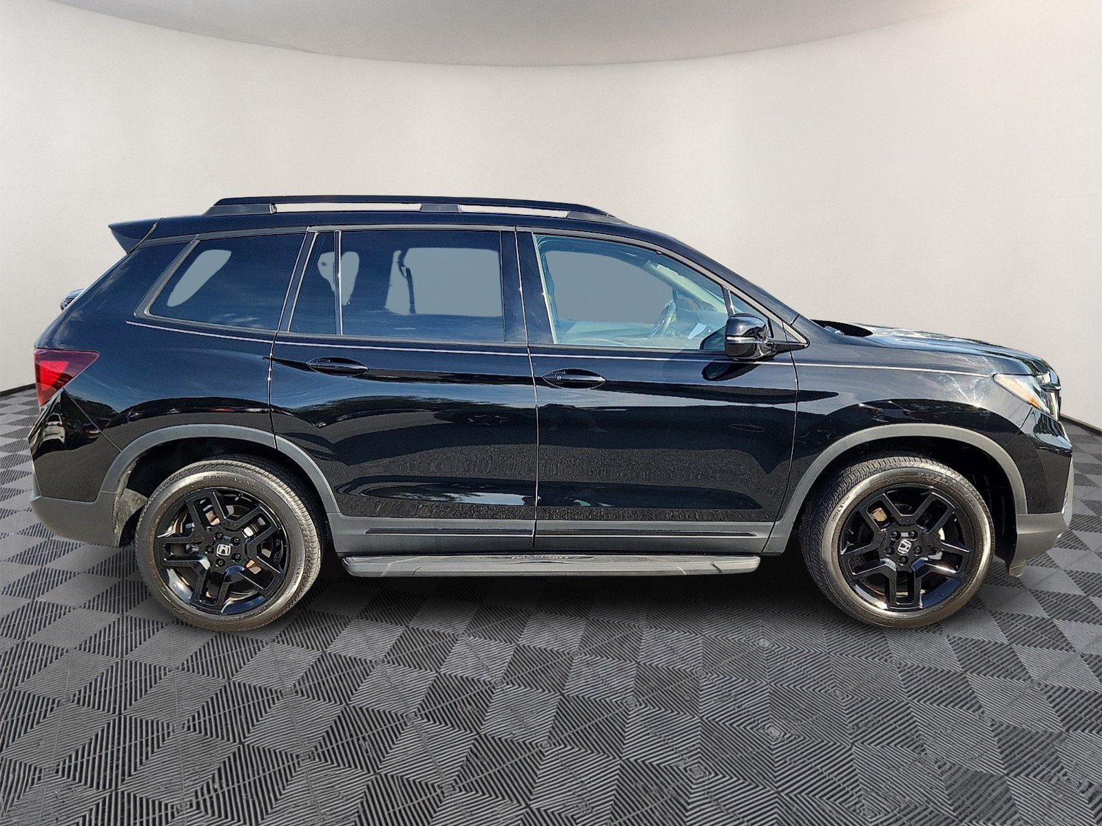 Used 2024 Honda Passport Black Edition image 7
