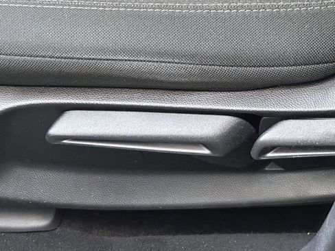 Used 2023 Honda HR-V LX image 16