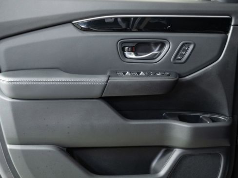 Used 2025 Honda Pilot EX-L image 6