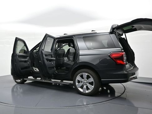 Used 2023 Ford Expedition Platinum AWD/4WD image 33