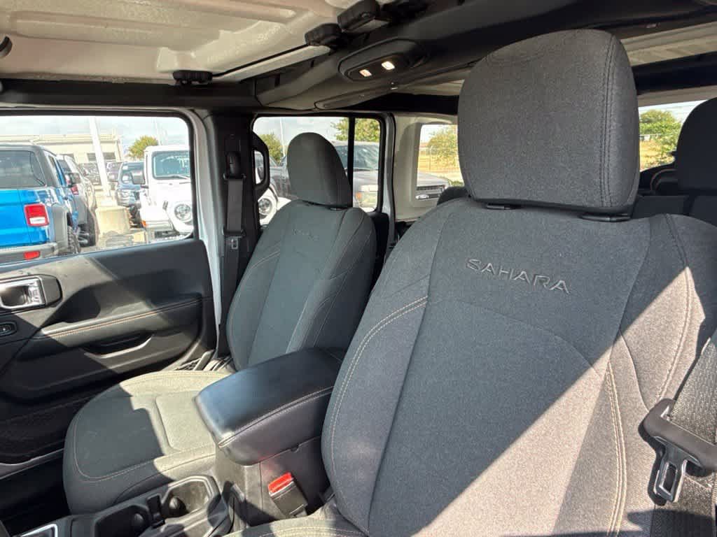 Used 2024 Jeep Wrangler Unlimited Sahara AWD/4WD image 12