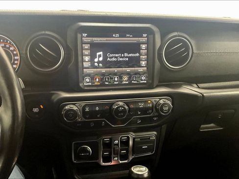 Used 2020 Jeep Wrangler Unlimited Sahara AWD/4WD image 22