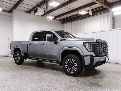 Used 2025 GMC Sierra 2500 Denali Ultimate w/ LPO, GMC Protection Package AWD/4WD image 1