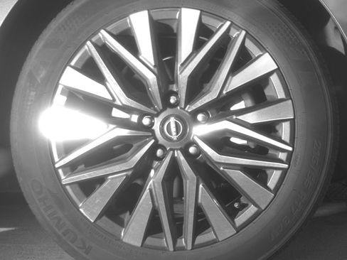 Used 2025 Nissan Altima 2.5 SV FWD image 13