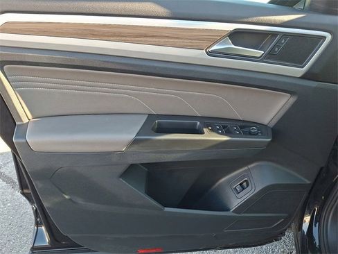 Used 2022 Volkswagen Atlas SEL image 12