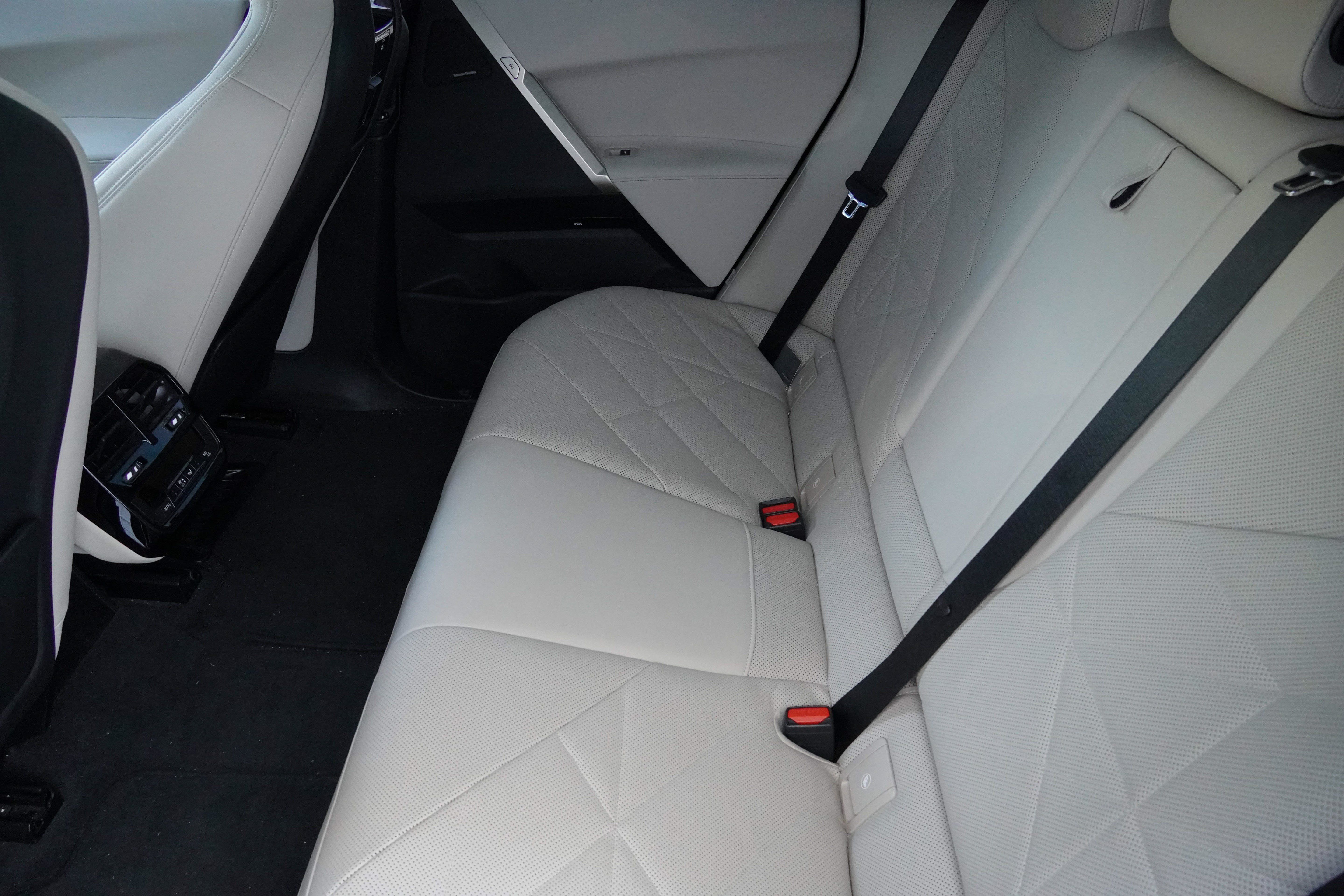 Certified 2024 BMW iX xDrive50 w/ Sport Package AWD/4WD image 37