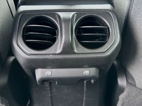 Used 2024 Jeep Wrangler Unlimited AWD/4WD image 16