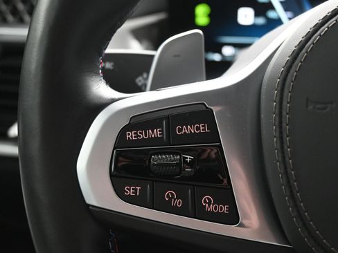 Used 2025 BMW X5 M60i image 21