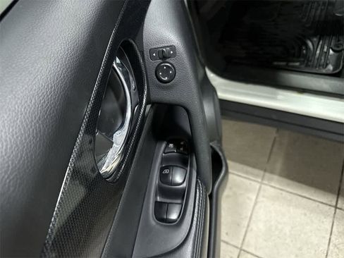 Used 2015 Nissan Rogue SL w/ SL Premium Package image 23