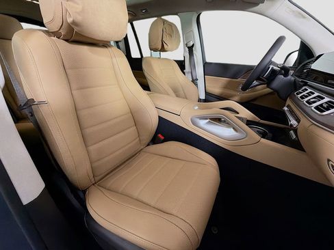 New 2026 Mercedes-Benz GLS 450 4MATIC image 32