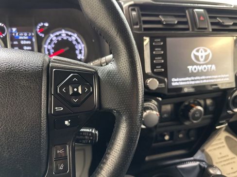 Used 2020 Toyota 4Runner Venture w/ Moonroof Package image 30
