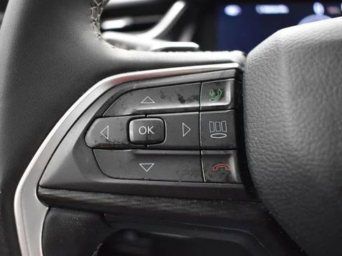 Used 2024 Jeep Grand Cherokee Altitude image 25