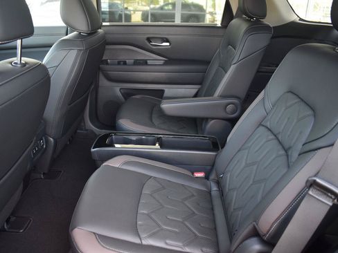 New 2026 Nissan Pathfinder Platinum w/ Accent Package FWD image 55