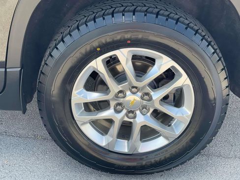 Used 2020 Chevrolet Traverse LT FWD image 16