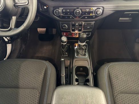 Certified 2025 Jeep Wrangler Unlimited Rubicon 4xe w/ Convenience Group image 16