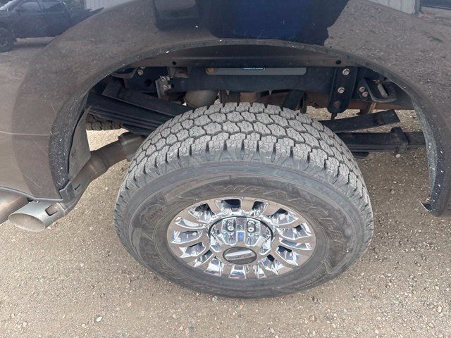 Used 2020 Ford F350 XLT w/ XLT Premium Package AWD/4WD image 16