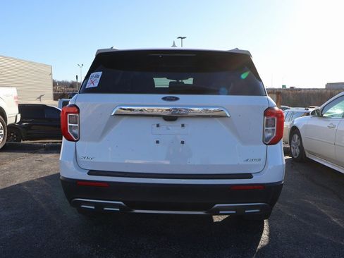 Certified 2022 Ford Explorer XLT w/ Equipment Group 202A image 11