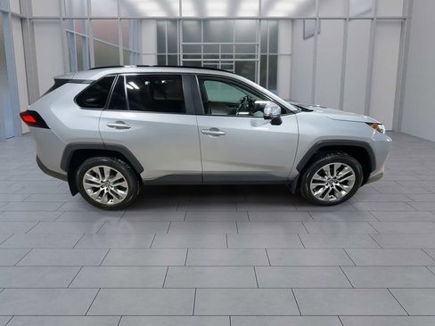 Certified 2022 Toyota RAV4 XLE Premium image 9