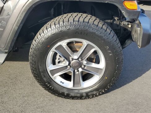 Used 2021 Jeep Wrangler Unlimited Sahara image 6