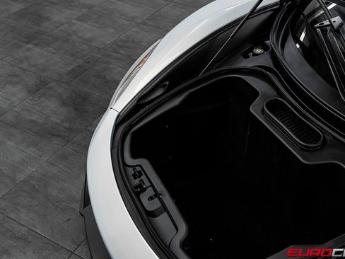 Used 2016 McLaren 675LT Spider image 13